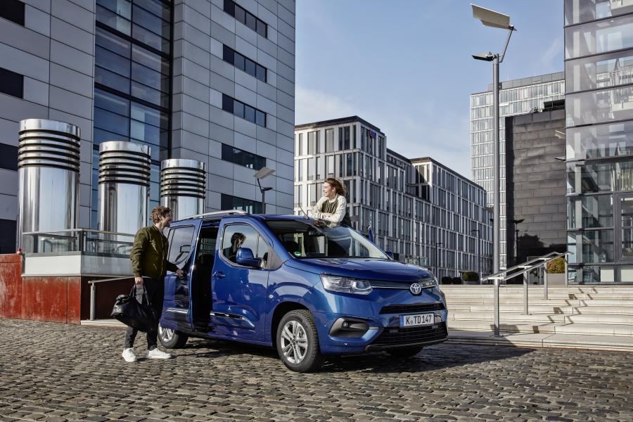  Toyota ProAce City Verso 2019 года  (EU) (фото 14 из 45)